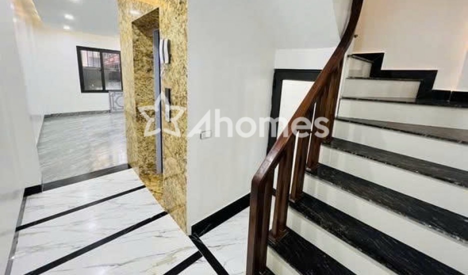 BÁN NHÀ MỚI LÔ GÓC – THANG MÁY – GẦN PHỐ, Ở NGAY – CHỈ HƠN 8 TỶ