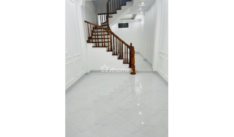 Nhà đẹp phố Xã Đàn, 5 tầng ngõ rộng, gần phố, ở ngay