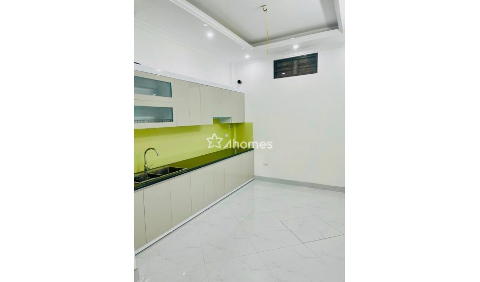 Nhà đẹp phố Xã Đàn, 5 tầng ngõ rộng, gần phố, ở ngay