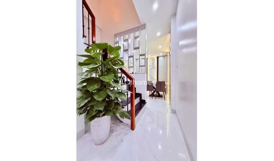 Bán nhà Minh Khai, Hai Bà Trưng 7 tầng 40m