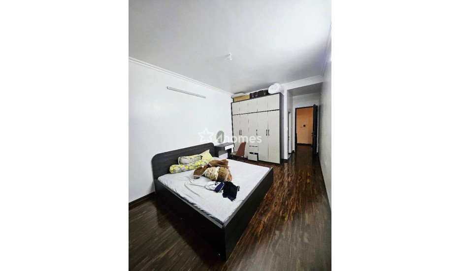 Bán nhà Tân Mai Hoàng Mai 33m2 xây 5 tầng gần hồ Đền Lừ