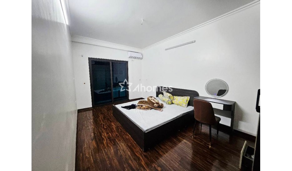 Bán nhà Tân Mai Hoàng Mai 33m2 xây 5 tầng gần hồ Đền Lừ