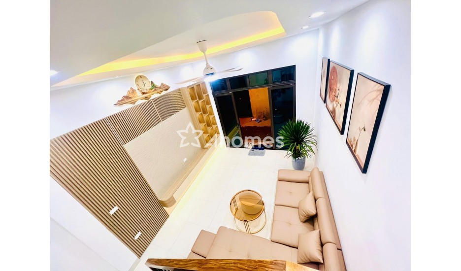 Bán nhà Thanh Xuân. mặt ngõ thông oto qua nhà 5 tầng 4 ngủ , giá chỉ hơn 13ty.