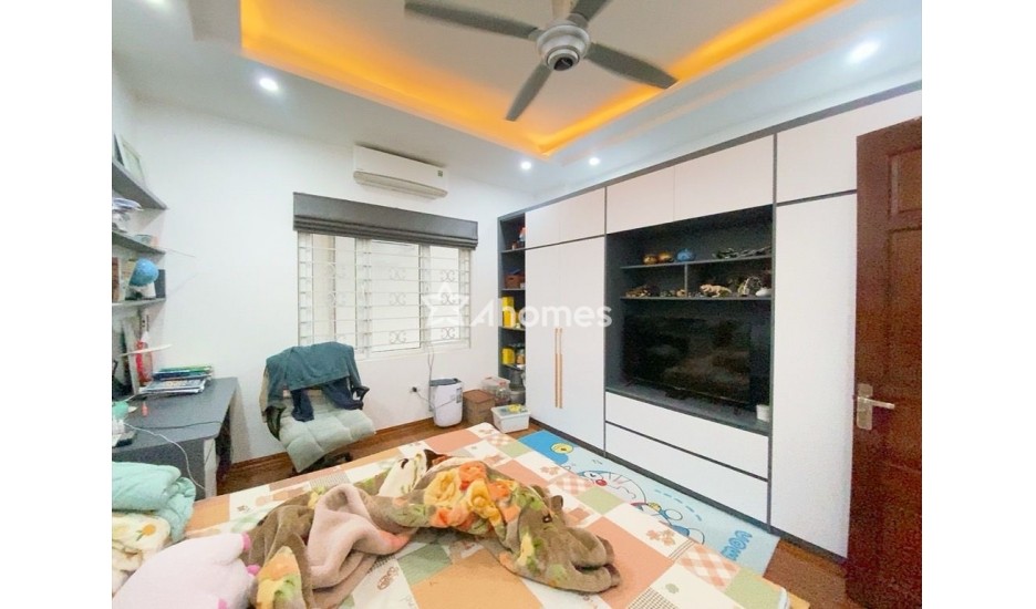 Ngay hồ Đền Lừ, 40m 6 tầng đi bộ ra hồ tập thể dục