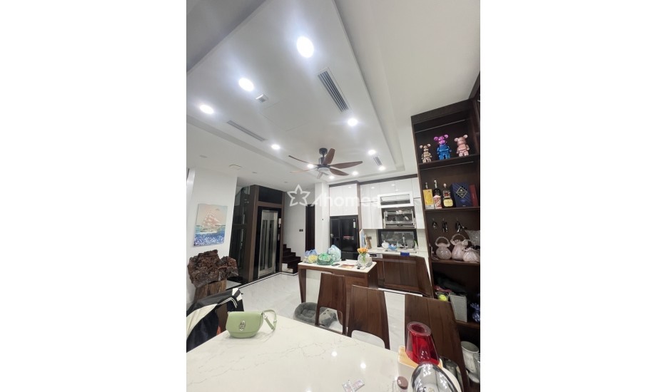 Rẻ hơn thị trường 10%, Mặt tiền 8,6m - ngay khu Bách - Kinh - Xây, ở, kinh doanh, làm văn phòng.
