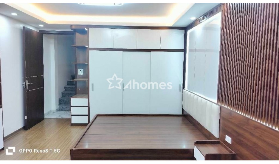 5 TẦNG – FULL 99% NỘI THẤT – Ô TÔ SÁT NHÀ – VÀI BƯỚC RA PHỐ – SỔ ĐỎ HOA HẬU- trung tâm Hoàng Mai