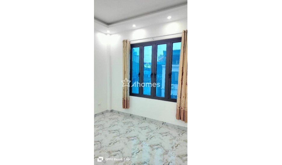5 TẦNG – FULL 99% NỘI THẤT – Ô TÔ SÁT NHÀ – VÀI BƯỚC RA PHỐ – SỔ ĐỎ HOA HẬU- trung tâm Hoàng Mai