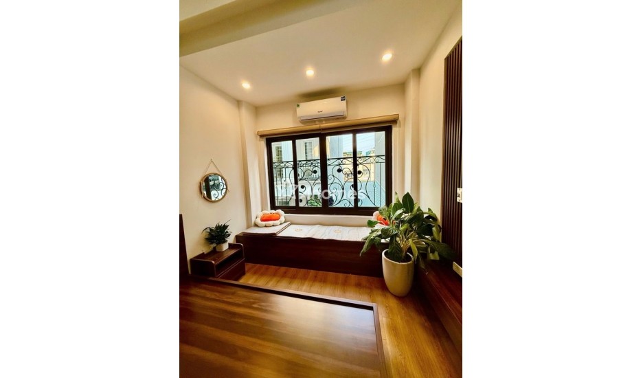 Nhà 5 tầng - 35m ngay sát quân uỷ hoàng mai- ô tô đỗ tận cửa
