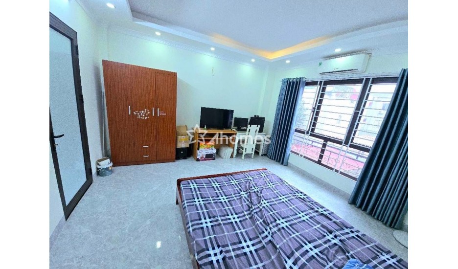 Nhà xây 5 tầng tại Hoàng Mai, căn góc, gần chợ, trường siêu tiện ích