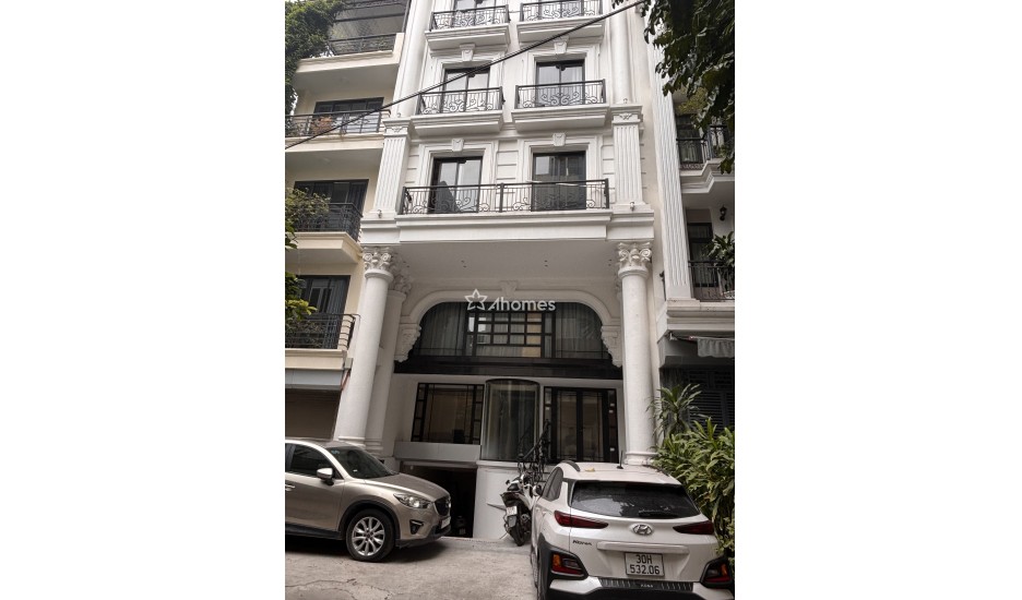Toà nhà văn phòng ngay đầu phố Bà Triệu, Đại Cồ Việt, mặt tiền 6,8m - dòng tiền 1,5 tỷ/năm
