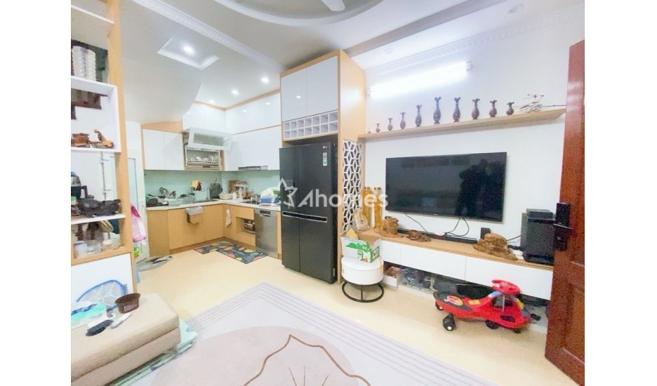Nhà phố Lương Khánh Thiện, Tân Mai, 6 tầng, cách mặt phố 30m