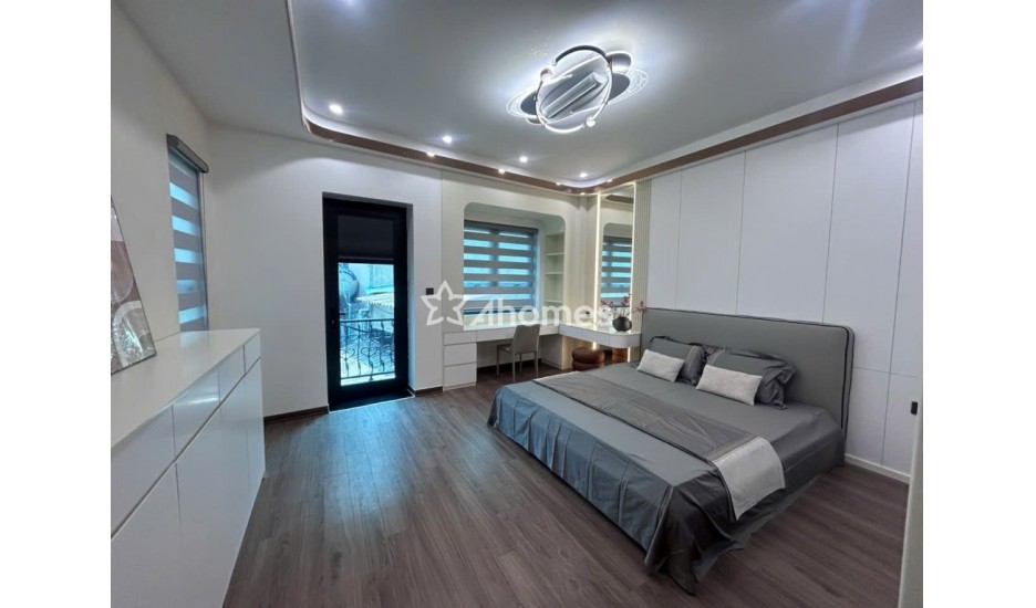 Bán nhà phố Mai Động, lô góc thoáng sáng, có thang máy, khu dân cư yên tĩnh