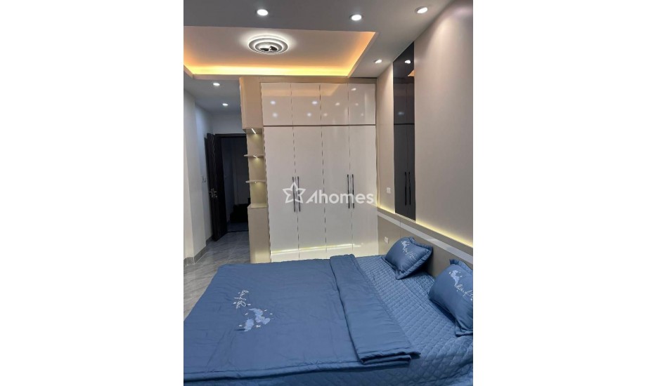 Bán gấp! Nhà 3 bước ra bến xe sân vận động, 36m2, giá 9,5 tỷ