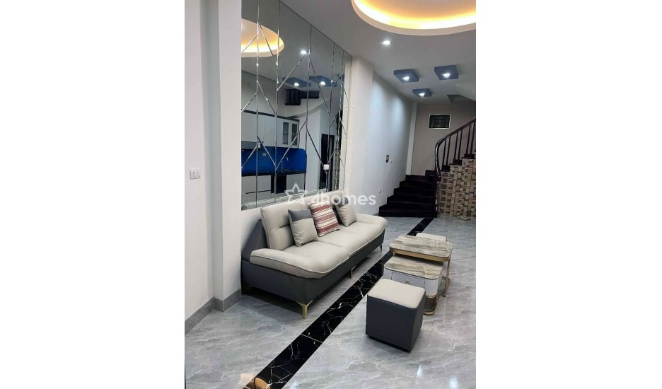 Bán gấp! Nhà 3 bước ra bến xe sân vận động, 36m2, giá 9,5 tỷ