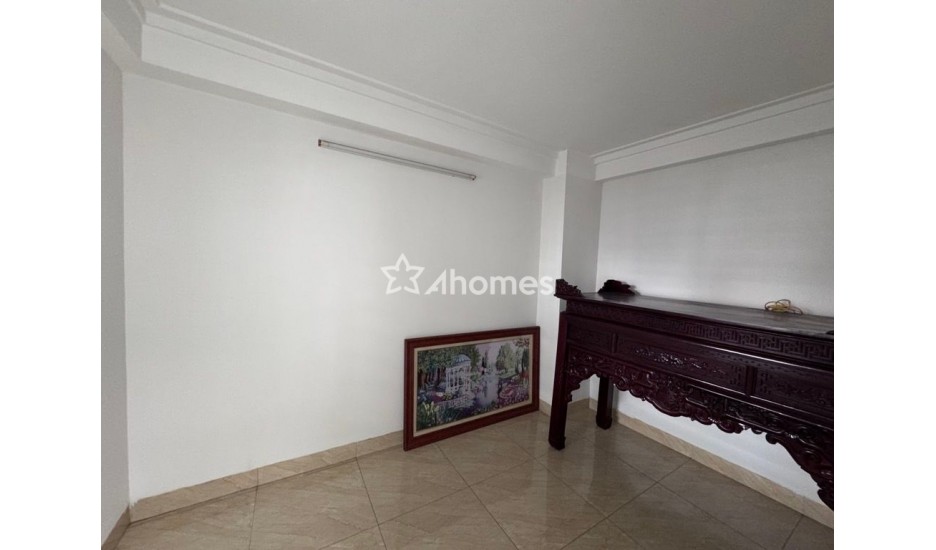 Bán gấp! Nhà đẹp 3 bước ra phố, gần sát bến xe Mỹ Đình, 30m2, 7,5 tỷ