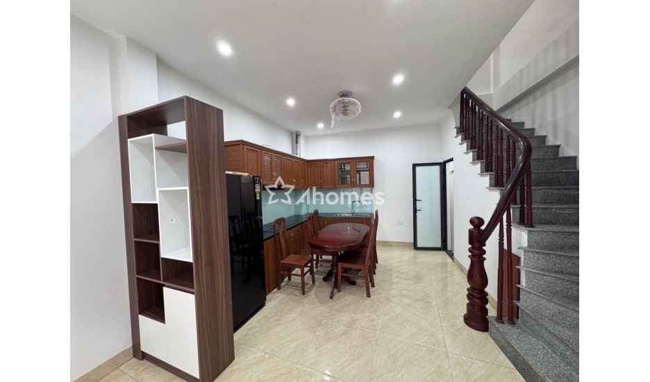 Bán gấp! Nhà đẹp 3 bước ra phố, gần sát bến xe Mỹ Đình, 30m2, 7,5 tỷ