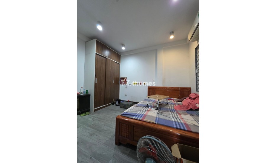 Bán gấp! Chủ cần bán gấp nhà Mỹ Đình, ba bước ra phố, trường học, bến xe, 40m2 nhỉnh 8tỷ