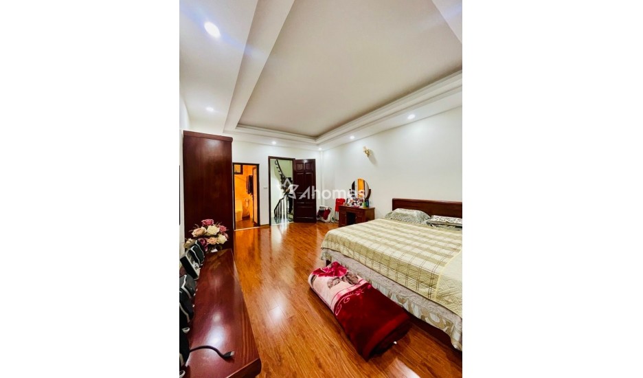 Bán nhà phố Bạch Mai - Thanh Nhàn, sát phố, gần trường