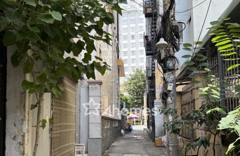 Nhà bán ngay gần sân bay, quận Phú Nhuận 4 tầng sân thượng, giá 5,2 tỷ TL,LH 0907753508