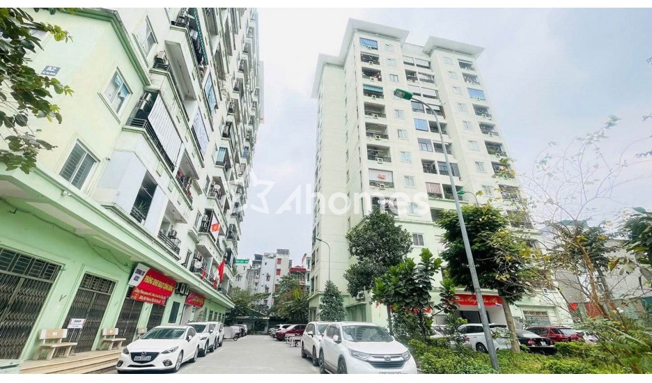 gần phố đi bộ carnaby nguyễn xiển, nằm ngay ngõ 214 Nguyễn Xiển