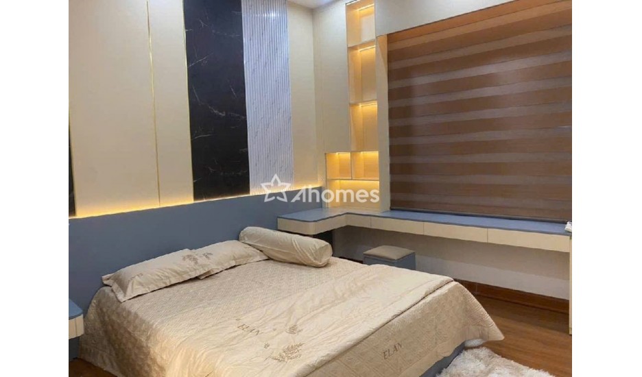 Chỉ nhỉnh 8 tỷ sở hữu nhà 5 tầng phố Lê Thanh Nghị