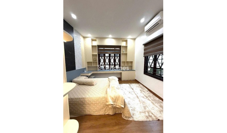Chỉ nhỉnh 8 tỷ sở hữu nhà 5 tầng phố Lê Thanh Nghị