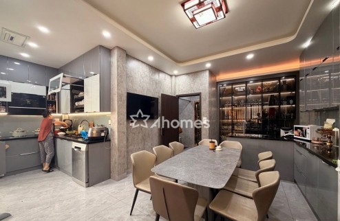 Nhỉnh 7 tỷ sở hữu nhà phố Hoàng Mai 5 tầng 3 bước ra oto tránh