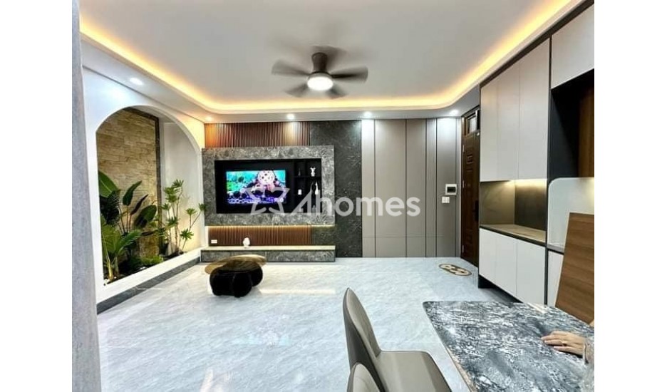 Bán nhà Thịnh Quang - 45m2 - Ngõ nông - Gần phố - Cách ô tô 30m - Ba gác đỗ cửa
