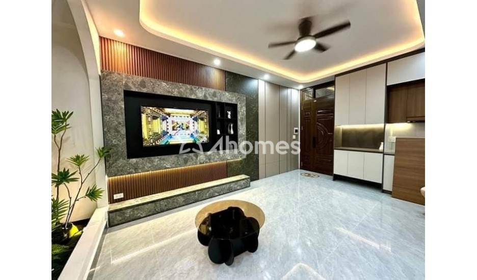 Bán nhà Thịnh Quang - 45m2 - Ngõ nông - Gần phố - Cách ô tô 30m - Ba gác đỗ cửa