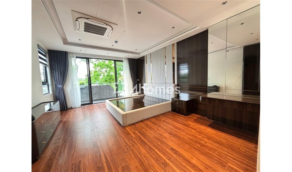 View hồ Linh Đàm, 4 oto tránh, thoáng vĩnh viễn, đi bộ ra hồ tập thể dục