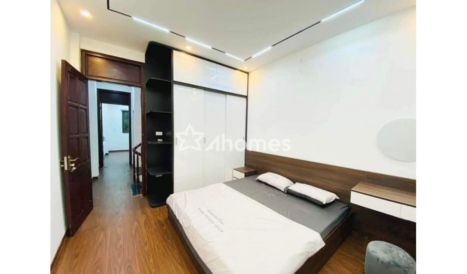 Bán nhà Long Biên, nhà mới, dân xây, ở ngay, 31m2, 6.85 tỷ