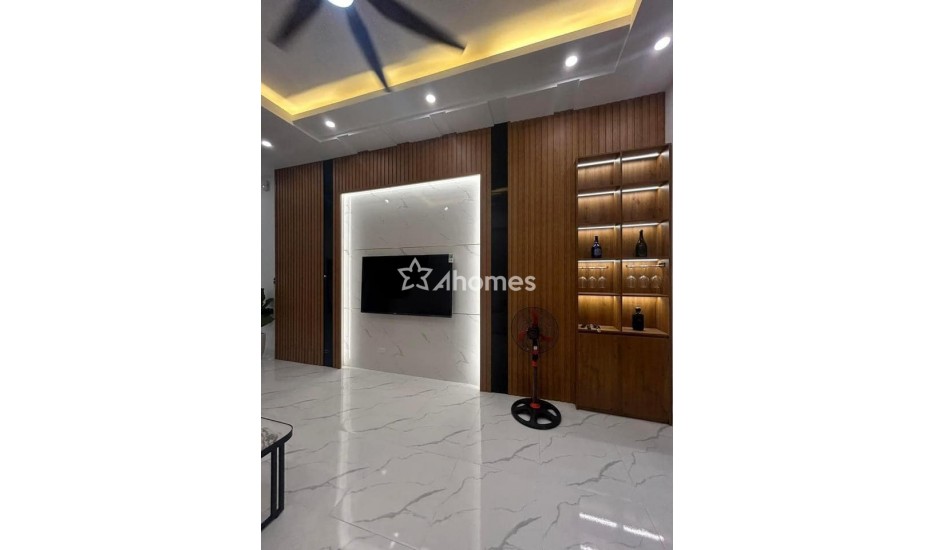 BÁN NHÀ BỒ ĐỀ 5 TẦNG - VỊ TRÍ ĐẸP - NGÕ Ô TÔ THÔNG - VIEW HỒ - 27m2 - 9,4 Tỷ