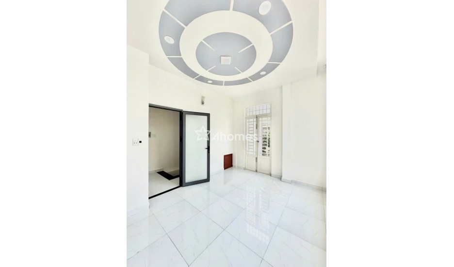 Nhà bán 4 tầng,ngay trung tâm quận 3,3 pn,4 WC, giá: 4 tỷ,LH: 0907753508